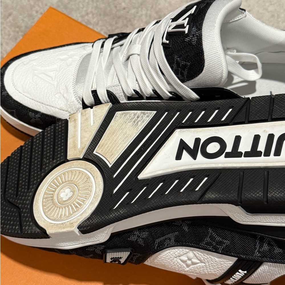 Louis Vuitton’s men trainer sneaker - Picture 5 of 9